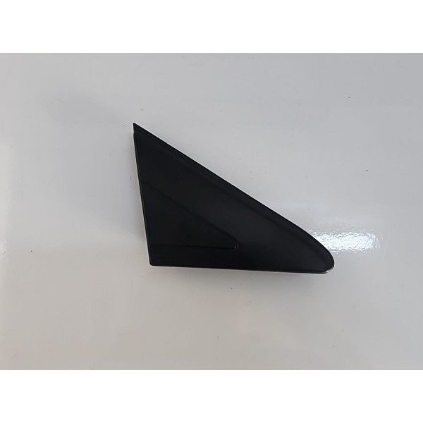 AURİS 2013-2017 SAĞ AYNA  ÜÇGENİ